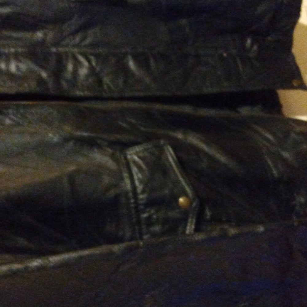 Leather jacket - Picture 4 of 4